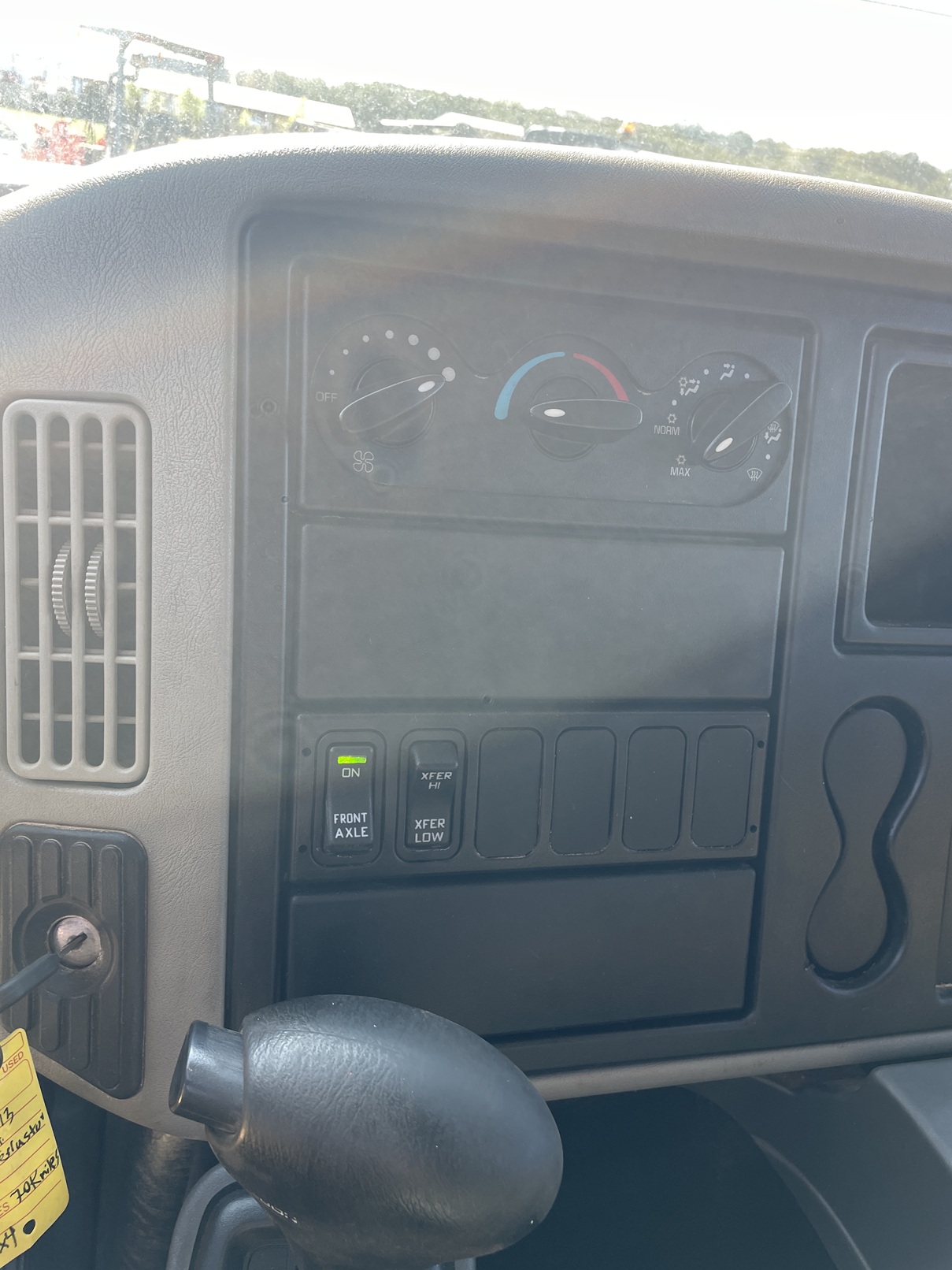 2014 INTERNATIONAL TerraStar 4X4 Crew Cab - Image 11